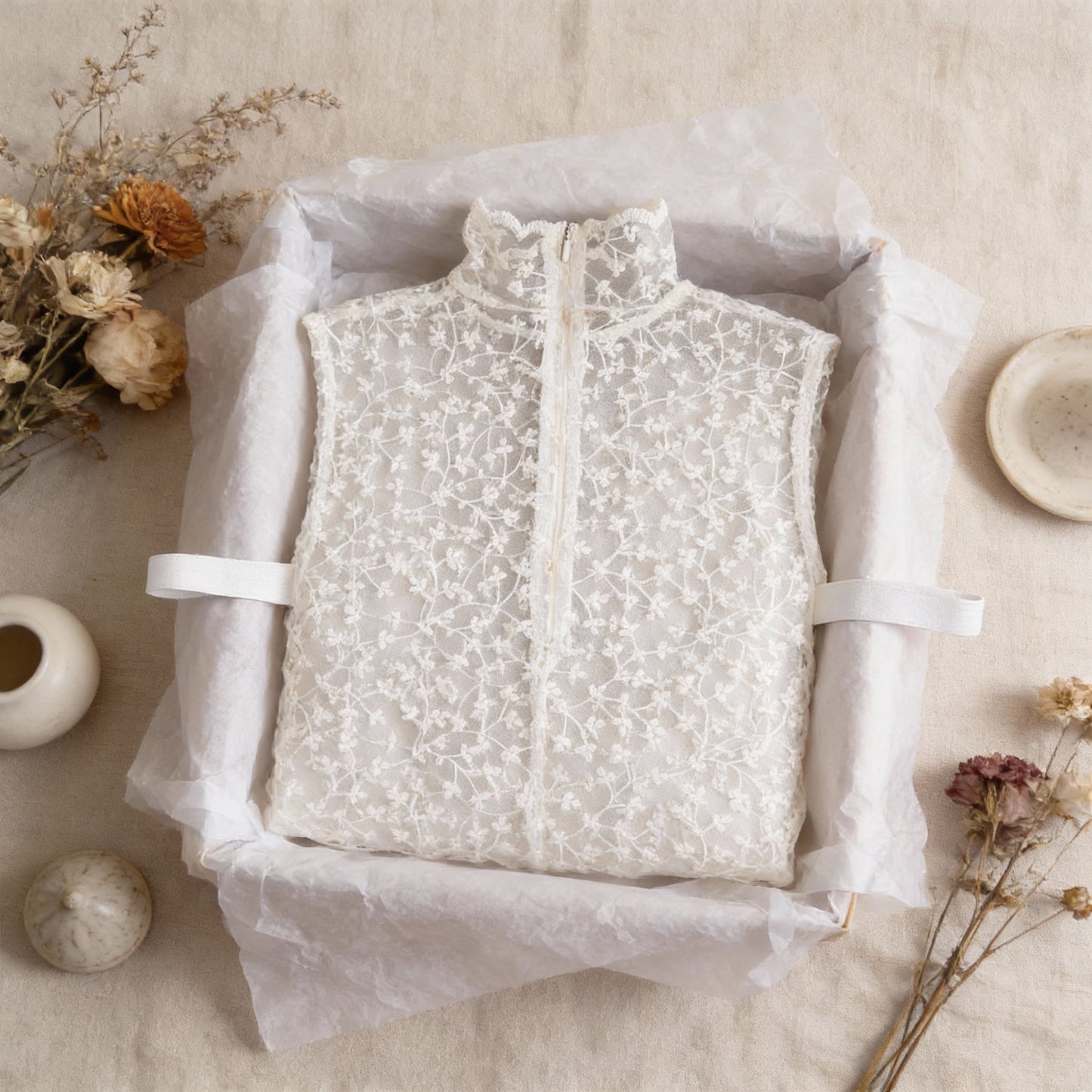 Beige lace Peter Pan collar packaged in gift box
